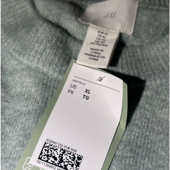 Mint green H&M sweater with a little twinkle! - Picture 2 of 8